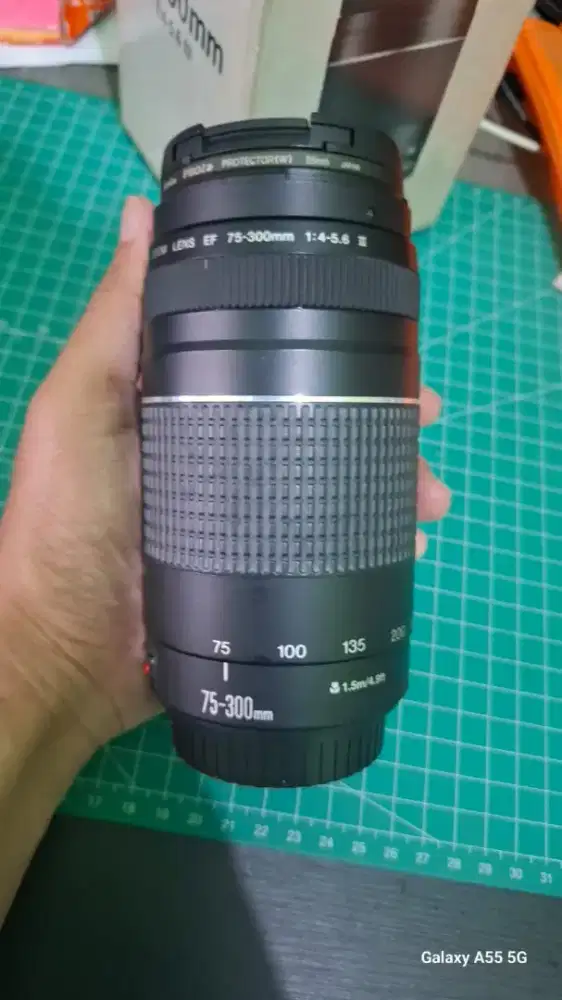 Jual cepat Lensa zoom 75-300mm