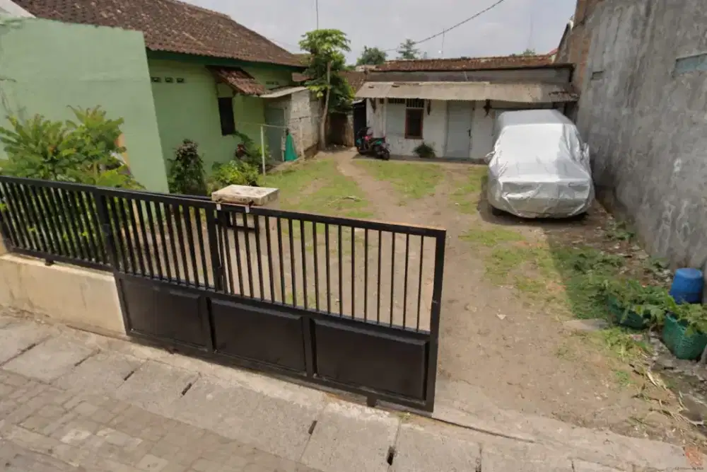 Pekarangan Bonus Rumah Tengah Kota Jalan Aspal