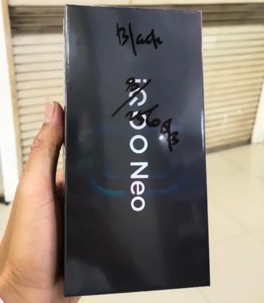 IQOO Neo 10 8GB+256GB Black BNIB Garansi Resmi Indonesia
