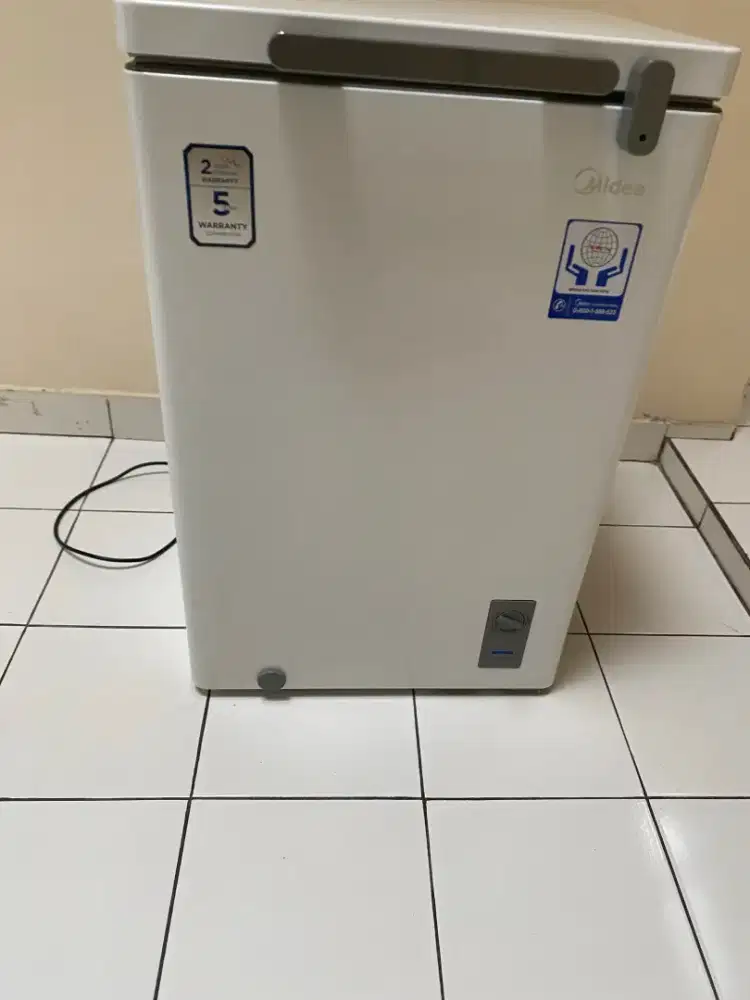 Dijual!!! Freezer Box midea 100ltr