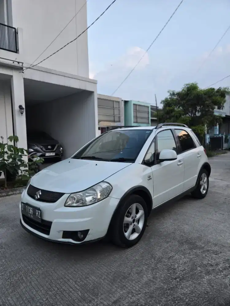 Suzuki SX4 X-Over manual 2007 putih