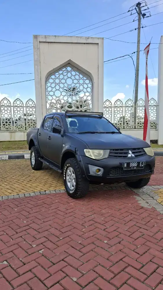 STRADA TRITON GLX 2010