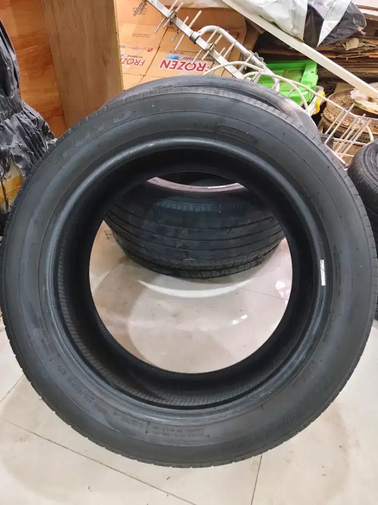 Ban toyo 235/50R18 copotan Alphard