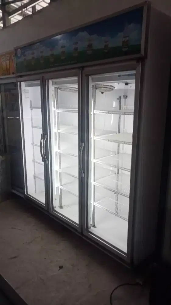 Showcase Merk Sanden intercool 3 pintu