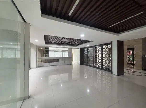 Gedung/Ruang Usaha 4 Lantai Siap Pakai Sayap Asia Afrika Strategis