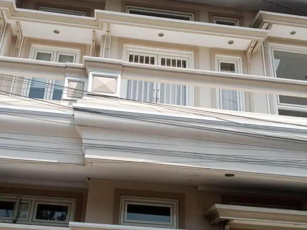 0861 - Disewakan Rumah 2 Lantai di Laban Gresik LB 100 M2 LT 73 M2