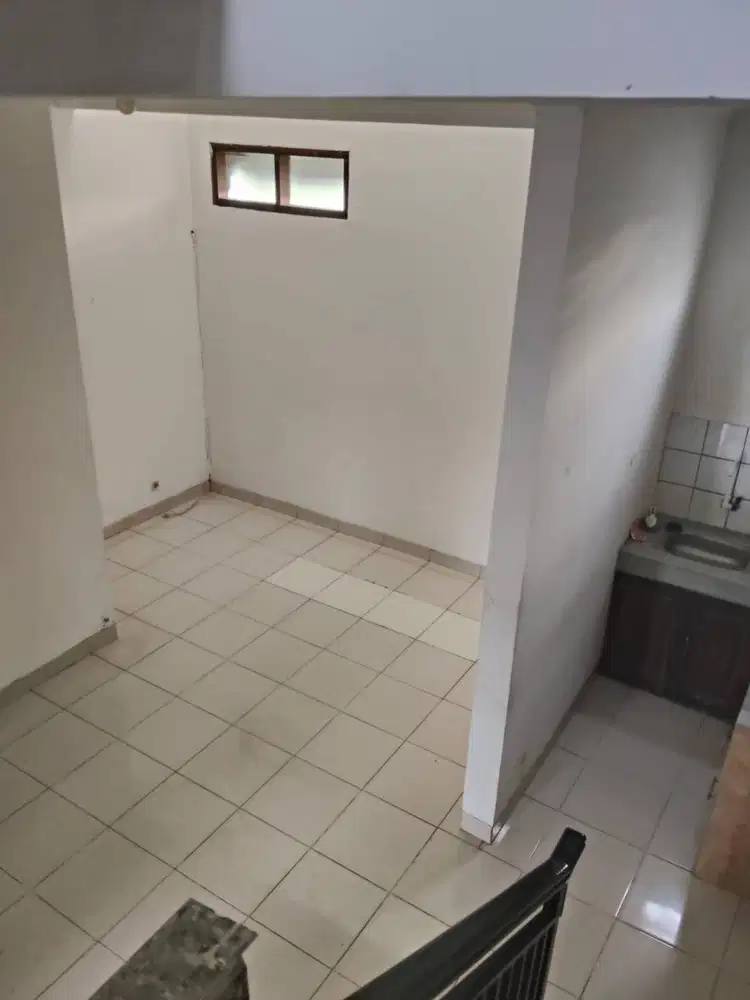 Rumah 2 Lantai Pusat Kota Komplek Margahayu Raya Strategis