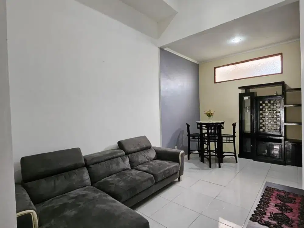 Disewakan Hunian Nyaman dan Terawat Furnished Lokasi Strategis di De Greem Villa Mutiara Residence Ciganitri, Bandung