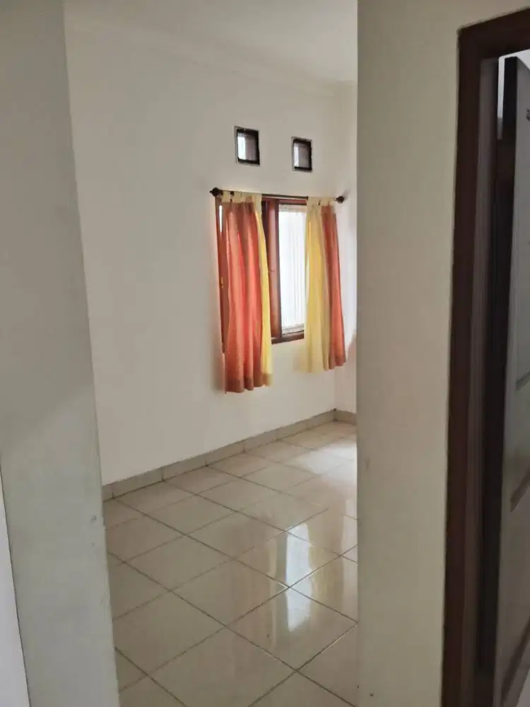 Rumah 2 Lantai Margahayu Raya Siap Huni Dekat Akses Umum Strategis