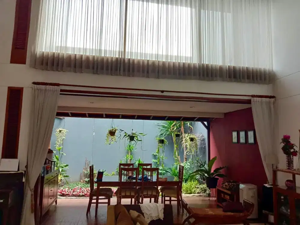 Dijual Hunian Super Asri, Nyaman dan Terawat Harga Bisa Nego Sampai Deal Lokasi Strategis di Setra Duta, Bandung