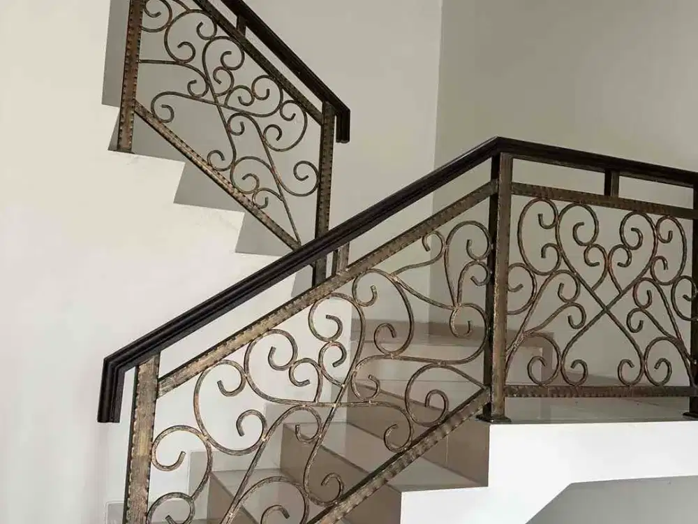 Rumah Siap Huni Split Level De Mansion Alam Sutera Serpong Tangerang