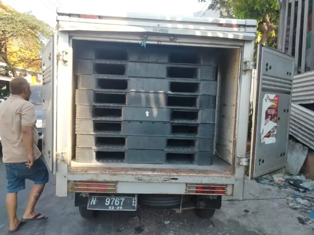 Palet plastik baru untuk warehouse