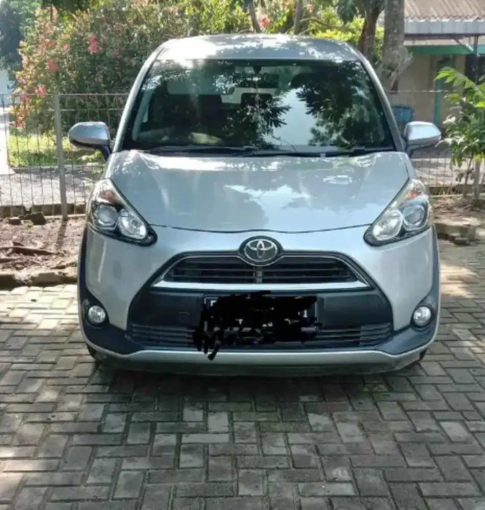 Toyota sienta 1496c tahun 2016
