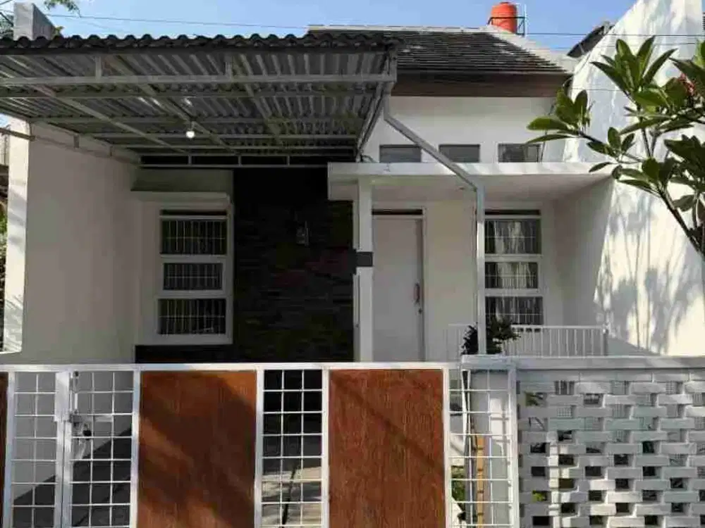 Di sewakan Rumah Bagus Di Cisaranten kulon