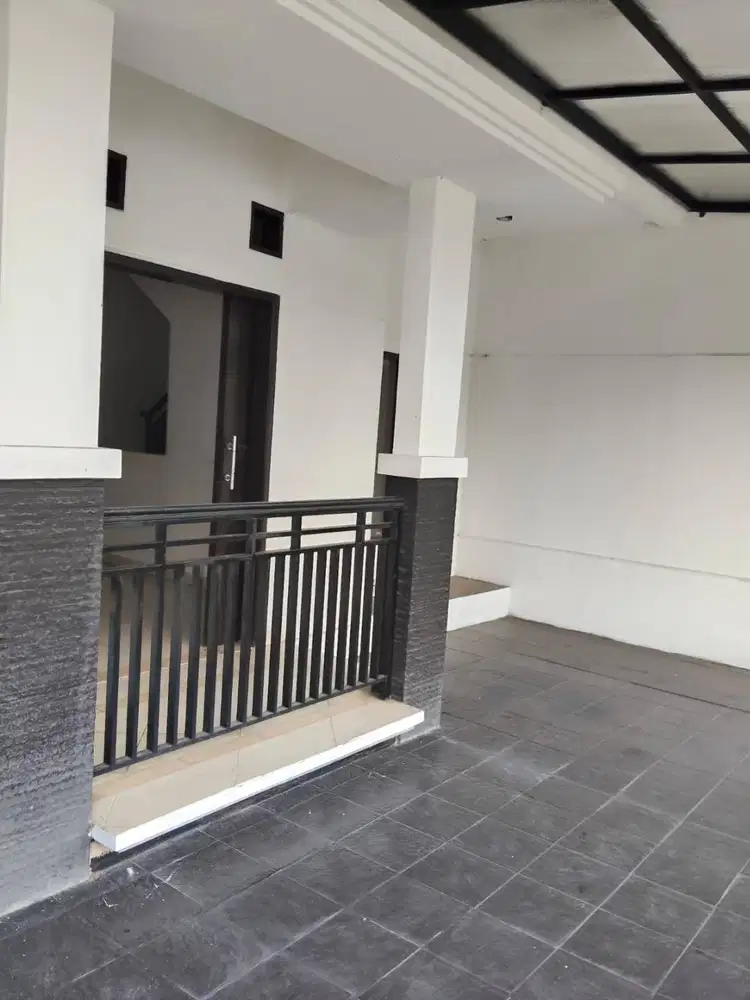 Margahayu Raya Bandung Rumah 2 Lantai Strategis Siap Huni