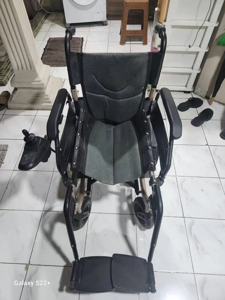 kursi roda elektrik