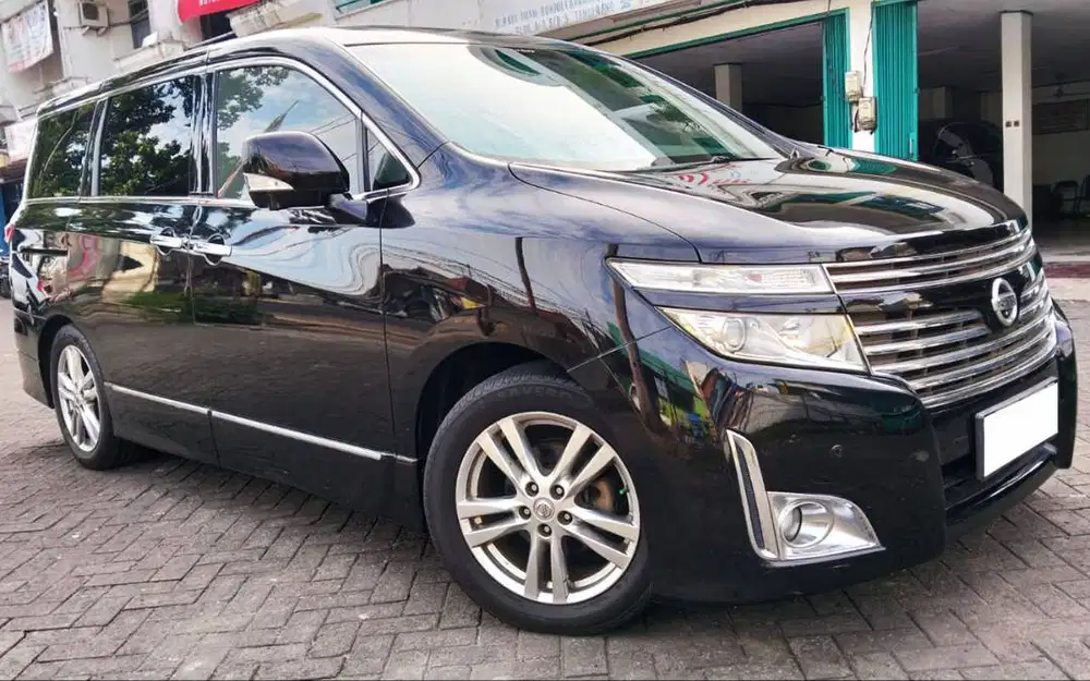2011 Elgrand 2.5 Highway Star Irit BBM CBU 3 Camera Bose Audio *KREDIT
