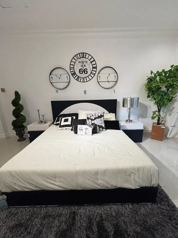 Malinda Furniture Headboard Dipan Set