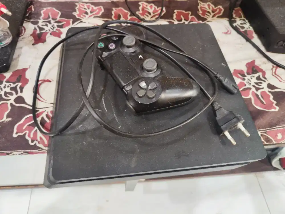 Dijual PS4 SLIM 500GB