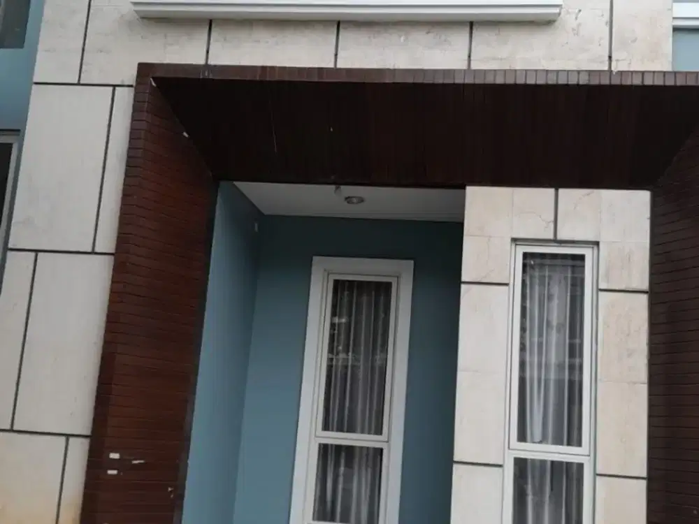 Dijual Cepat Rumah Di Cluster orlando, Alam Sutra