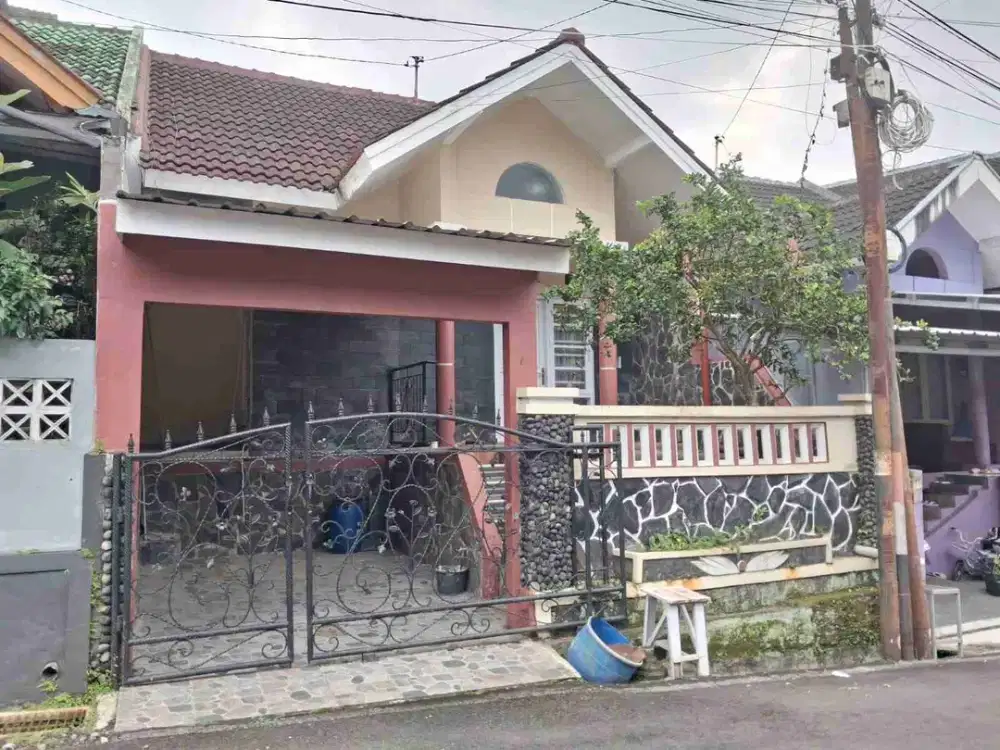 DISEWAKAN RUMAH BANYUMANIK, DI SAWUNGGALING, DEKAT UNDIP, SMA 9, HIDAYATULLAH DAN SMA 9, SEMARANG