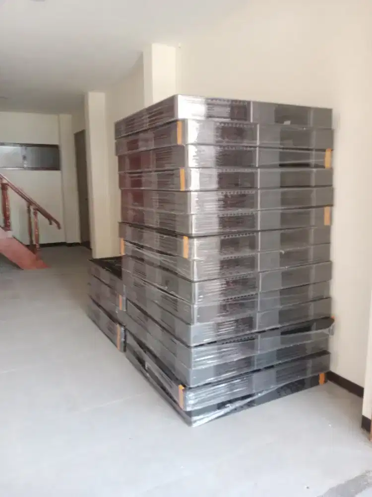 Palet plastik New untuk distribusi