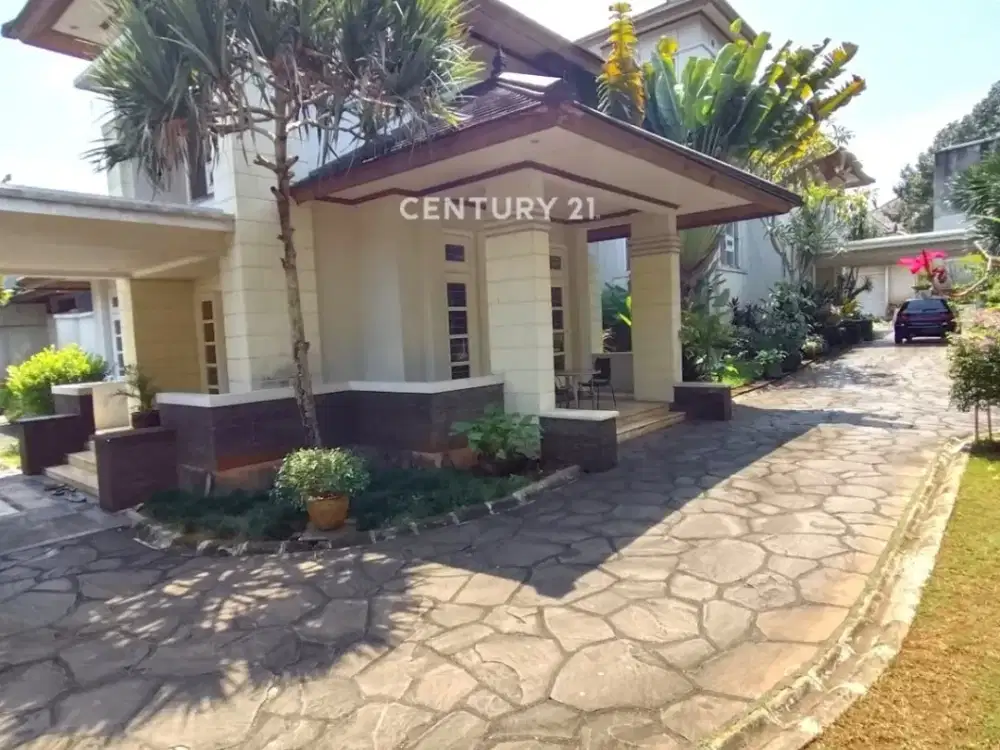 Rumah Mewah 2 Lantai Halaman Luas Semi Furnished  6953