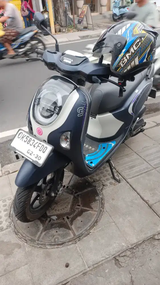 New Scoopy 2025 km 900 Gress