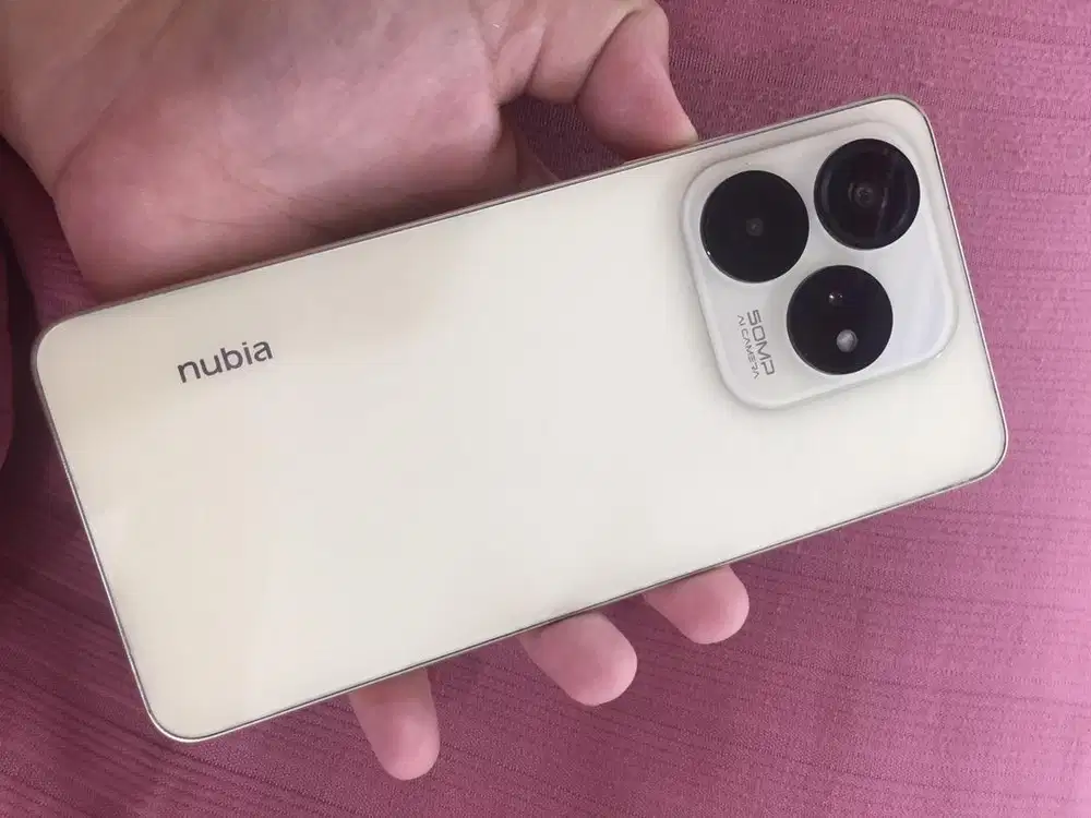 Nubia v60 design 6+10/256 second