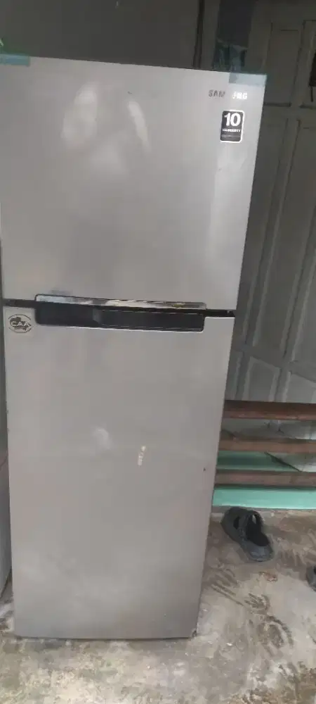 Kulkas 2 pintu Merk Samsung digital inverter