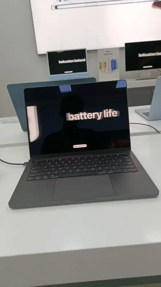 PROMO CICILAN MACBOOK PRO M5 512GB