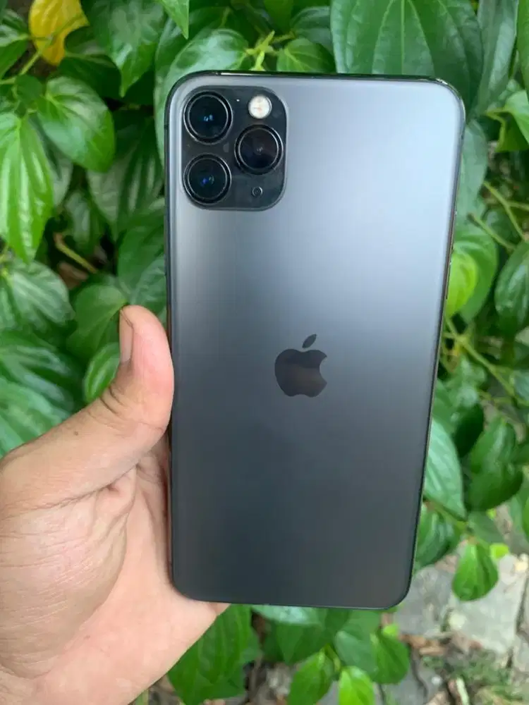 Iphone 11 pro max 64gb indosat only