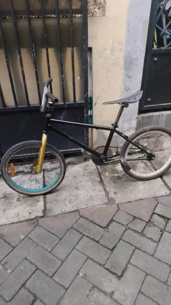 Sepeda BMX Hitam Uk20