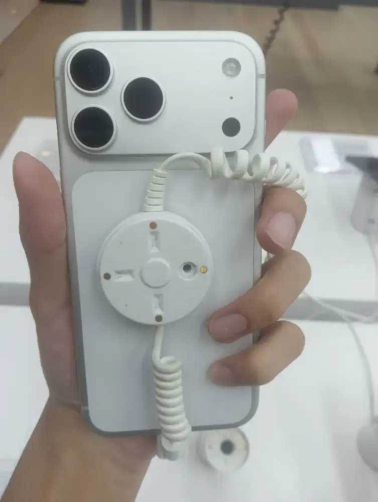 iPHONE 17 PRO MAX SILVER 256 GB