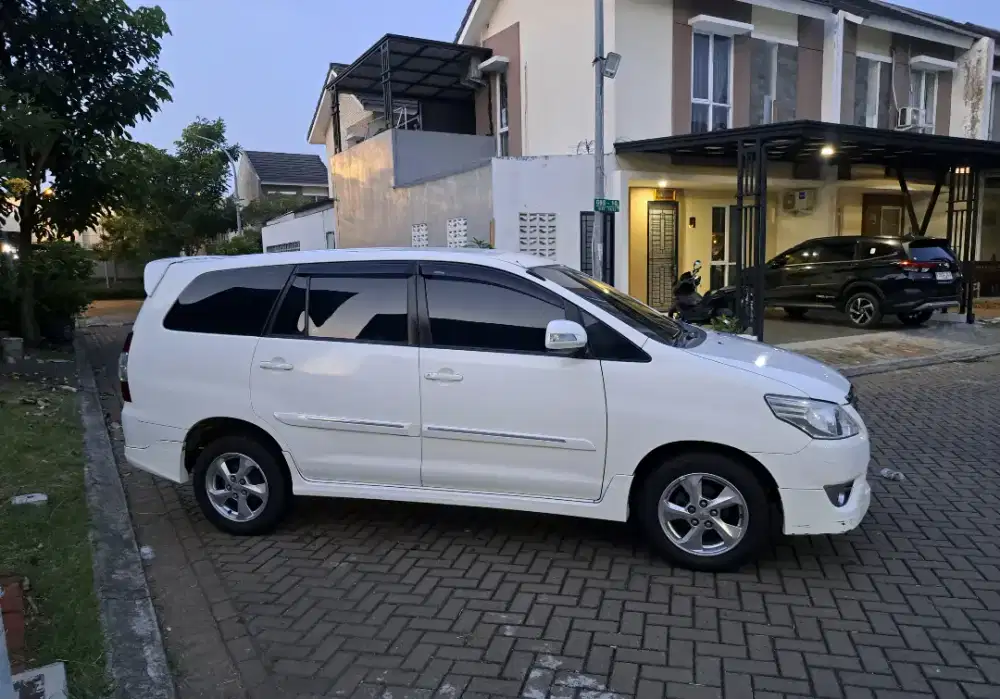 Innova g luxury 2012 low km 44rb jual cesh