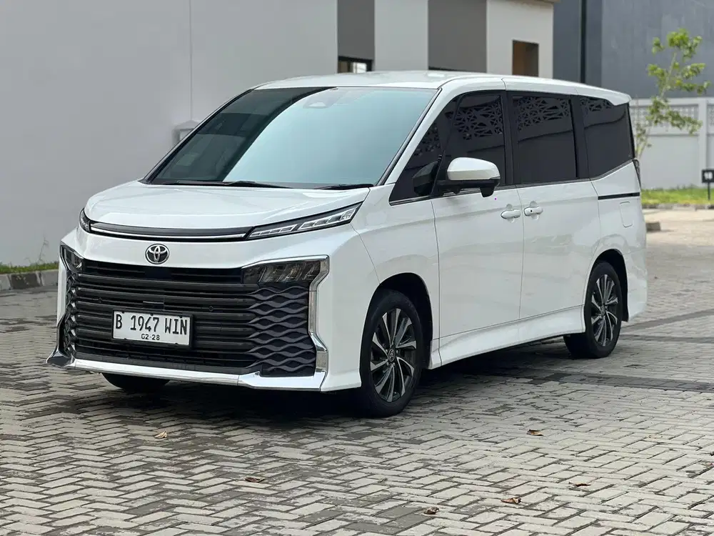 Toyota Voxy 2.0 AT 2022 New Model Pajak Panjang