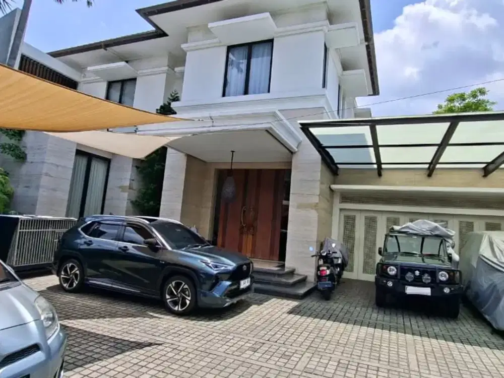 Dijual Rumah Mewah Strategis Ada Swimming Pool Dekat Pusat Belanja di Jaksel Dm-18007