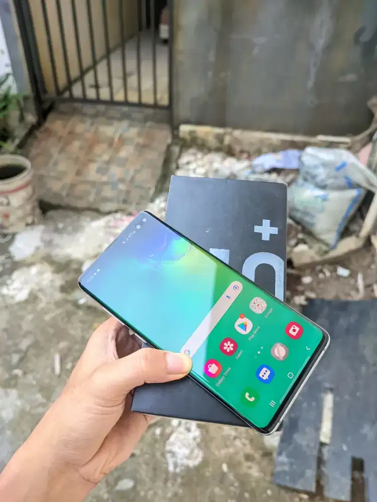 Samsung S10+ 8/128 sein resmi jual cepat