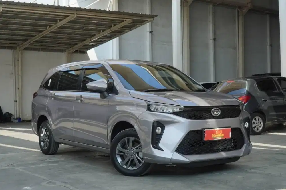 Daihatsu Xenia 1.3 R CVT tahun 2022 silver Matic AT DP minim Low KM