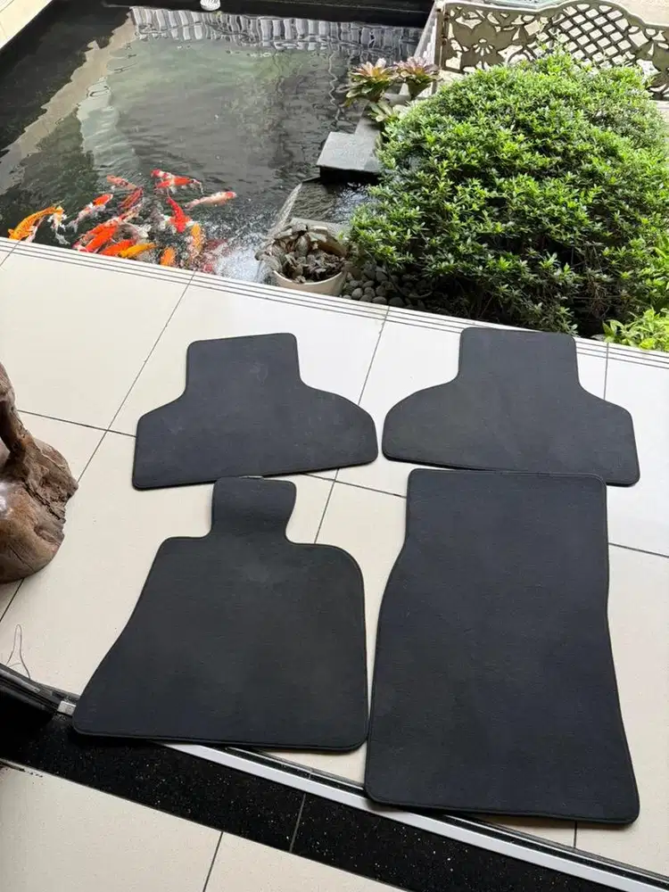 Karpet bawaan original BMW X5 F15 tahun 2015 - 2019