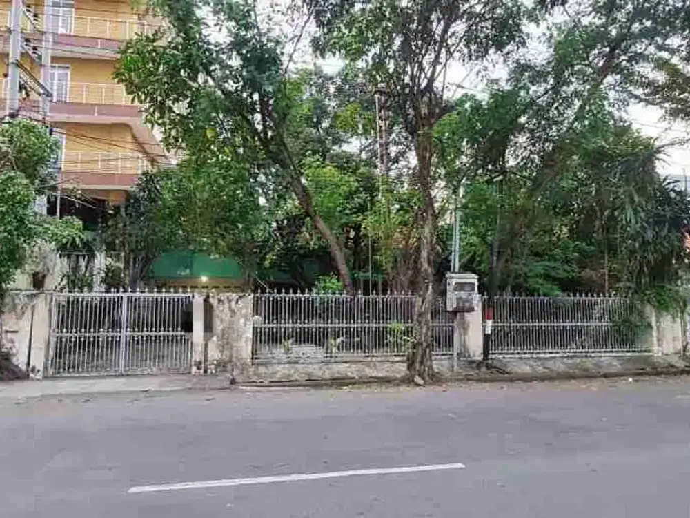 Dijual Rumah Tengah Kota di Jl Tidar Surabaya