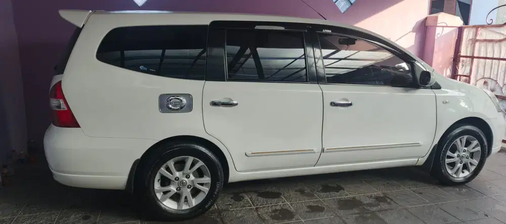 Nissan Livina 2011 Bensin
