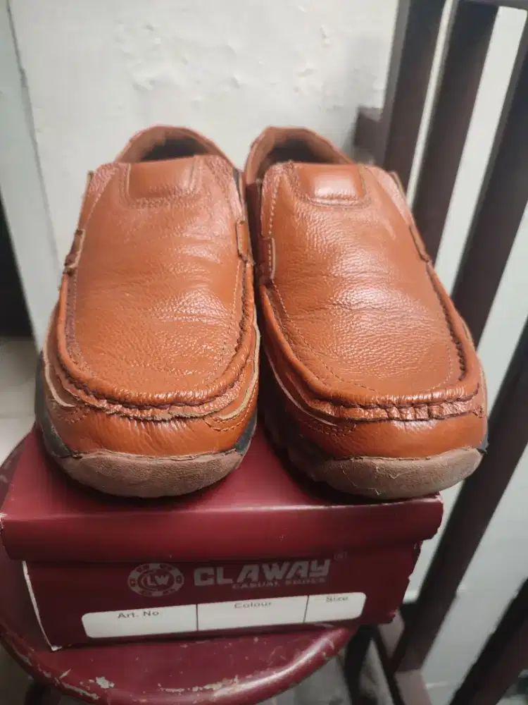 SEPATU KULIT ASLI PRIA 43 OREN COKLAT MUDA CLAWAY SOL KARET MULUS