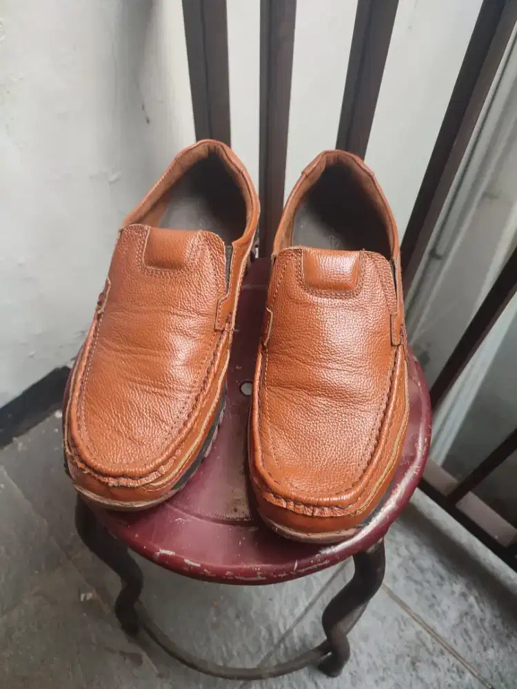 SEPATU KULIT ASLI PRIA 43 OREN ORANGE ORANYE CLAWAY SOL KARET ISTIMEWA