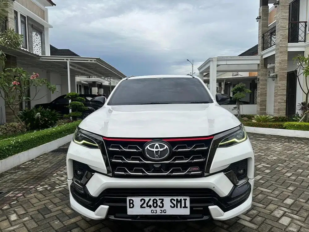 Fortuner TRD 2.4 Metic Solar