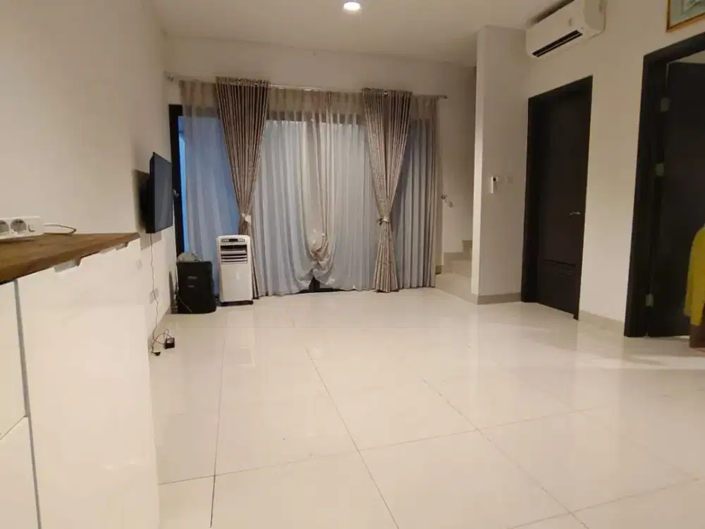 Rumah dengan Attic Room Unfurnished Siap Huni di Wisteria Metland Keppel Land