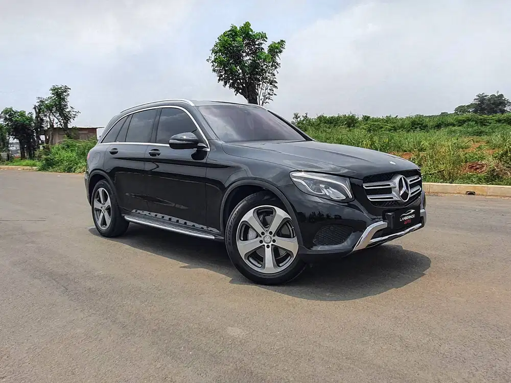 MERCEDES BENZ GLC250 EXCLUSIVE 4 MATIC 2016 LOW ODO HITAM 2017