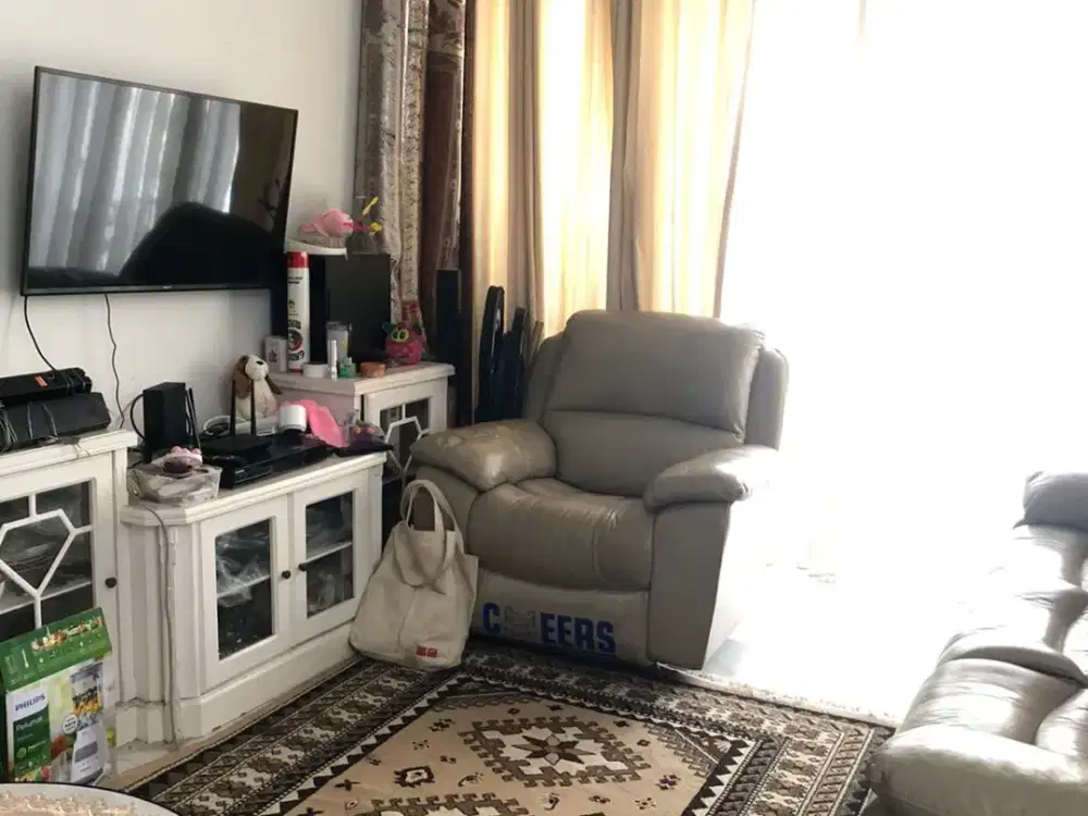 Rumah Hook 2 Lantai Semi Furnished dengan Mini Pool di Cluster Lantana JGC