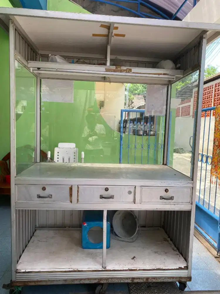 Roda etalase aluminium Jualan