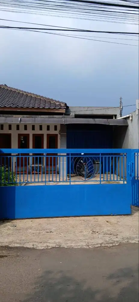 Rumah Strategis Cukup Bawa Koper! Rumah Mewah Siap Huni